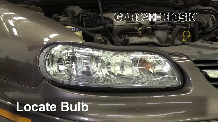 2002 Chevrolet Malibu LS 3.1L V6 Lights Turn Signal - Front (replace bulb)